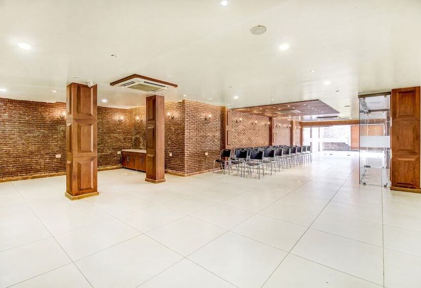 Fabhotel Naman Palace