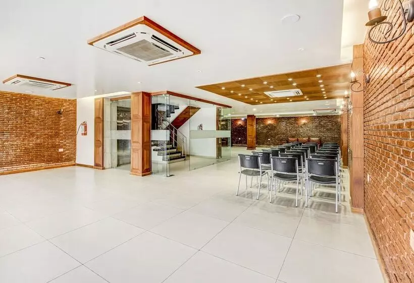 Fabhotel Naman Palace