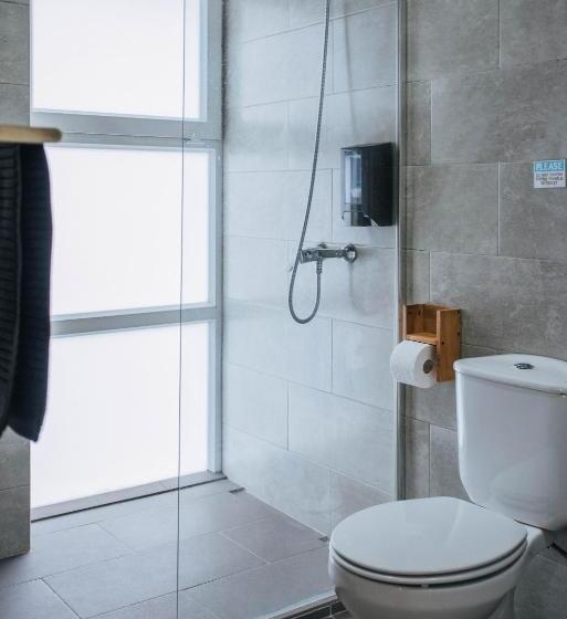 Общежитие Shark S Lodge