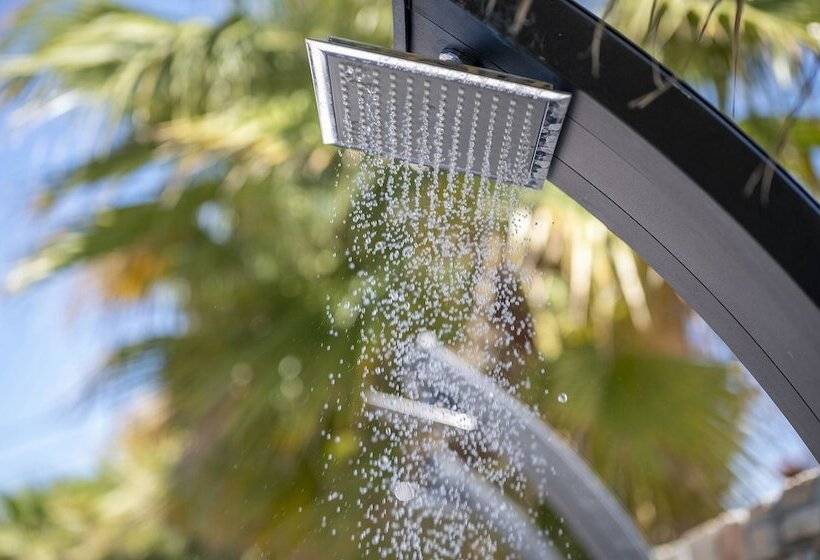 Dionysos Hotel & Suites