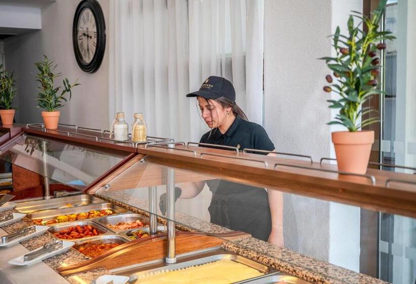 Dionysos Hotel & Suites