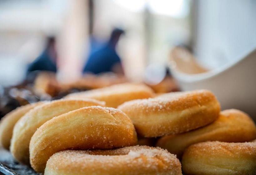 Dionysos Hotel & Suites