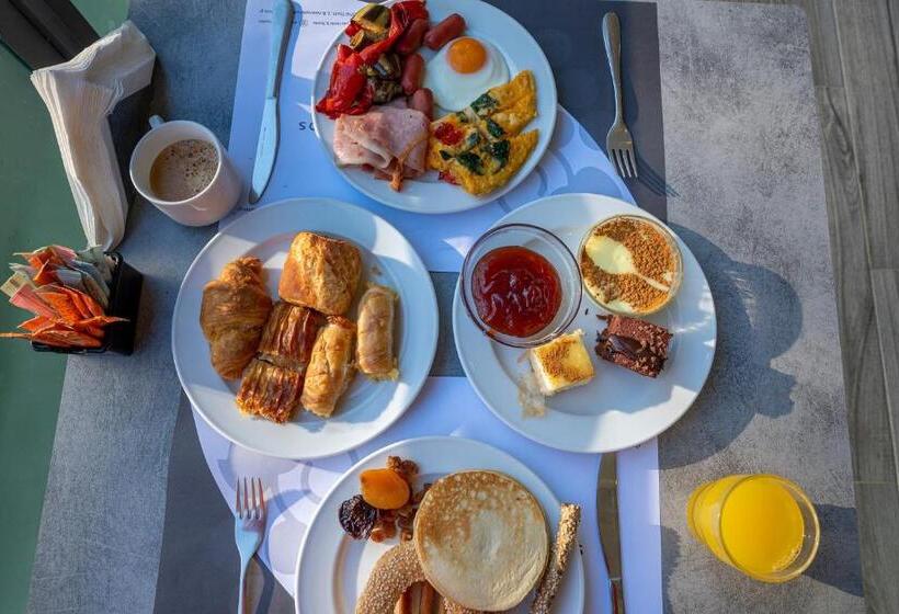 Dionysos Hotel & Suites