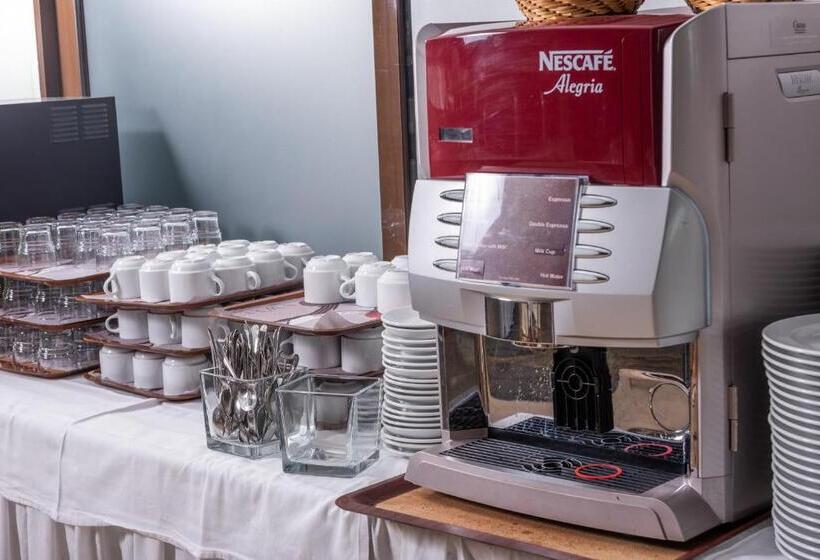 Dionysos Hotel & Suites