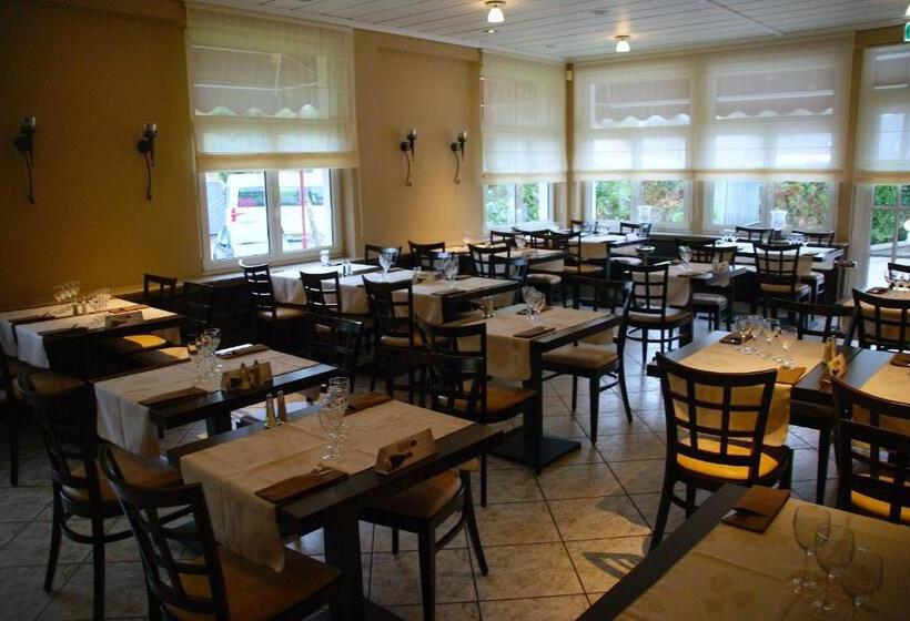 Отель Charly's Gare