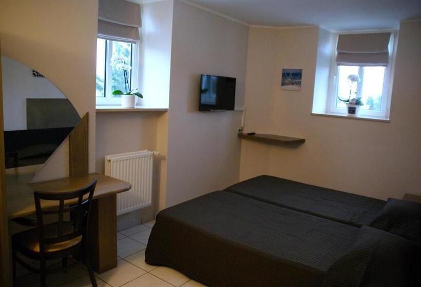 Отель Charly's Gare