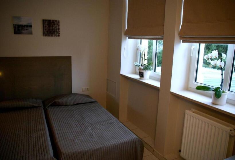 Отель Charly's Gare