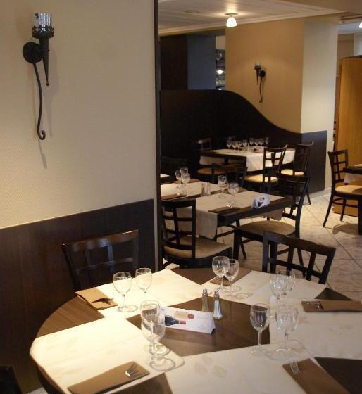 Отель Charly's Gare