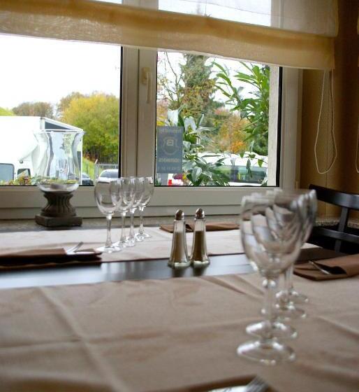 Отель Charly's Gare