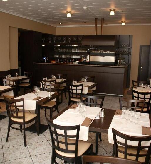 Отель Charly's Gare