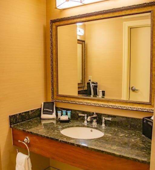 ホテル Three Rivers Casino Resort