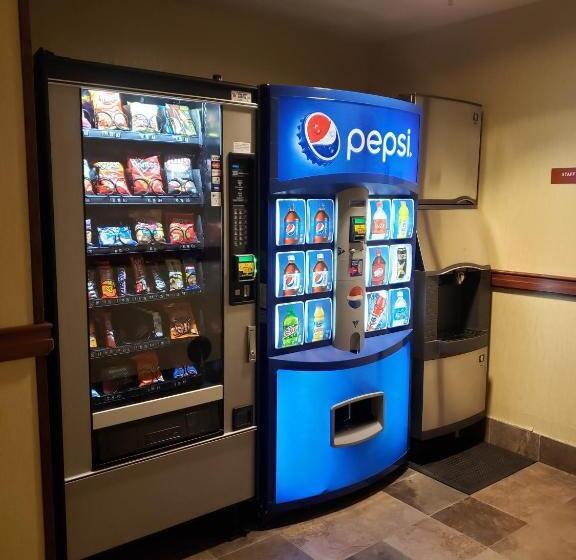 ホテル Three Rivers Casino Resort