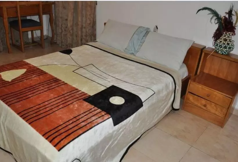 پانسیون Diplomat Beach Resort