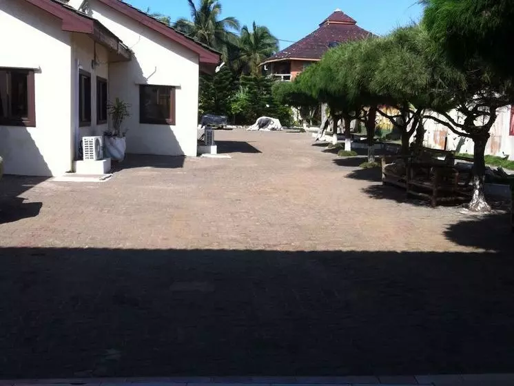 پانسیون Diplomat Beach Resort