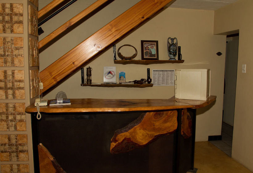 بنسيون Ngena Guest House