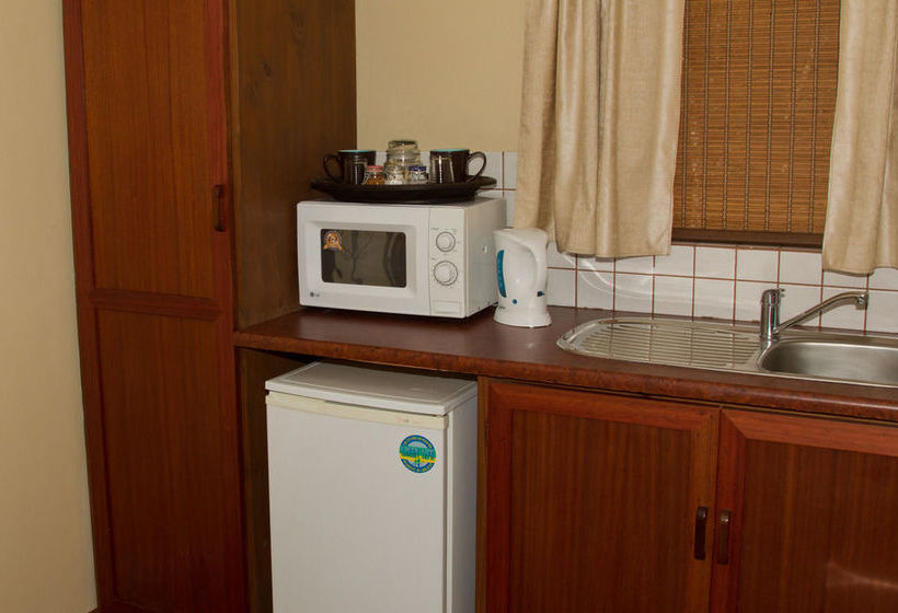 بنسيون Ngena Guest House