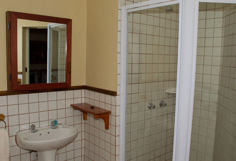 بنسيون Ngena Guest House