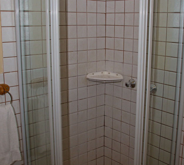 بنسيون Ngena Guest House