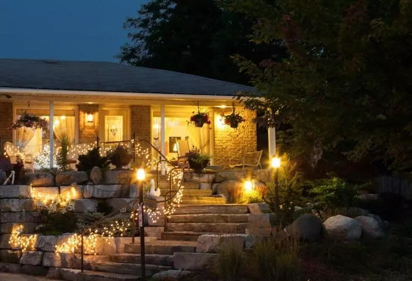A Garden Stroll Bed & Breakfast
