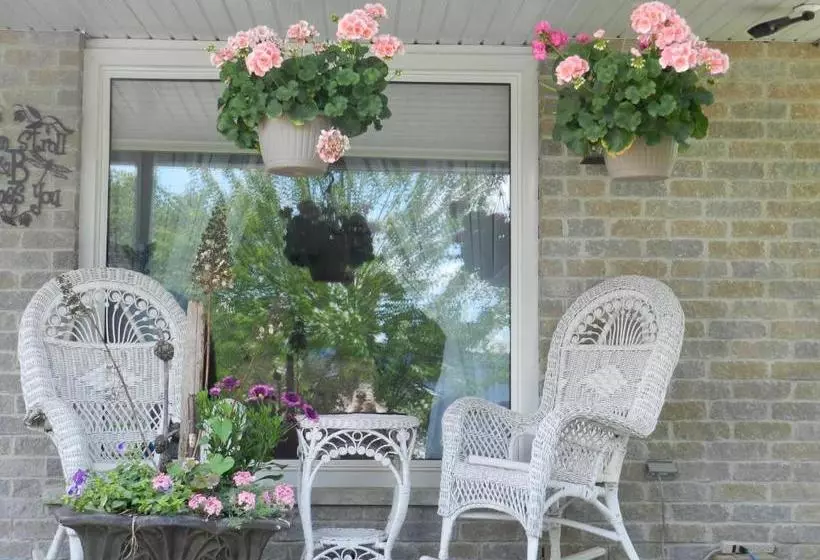 A Garden Stroll Bed & Breakfast