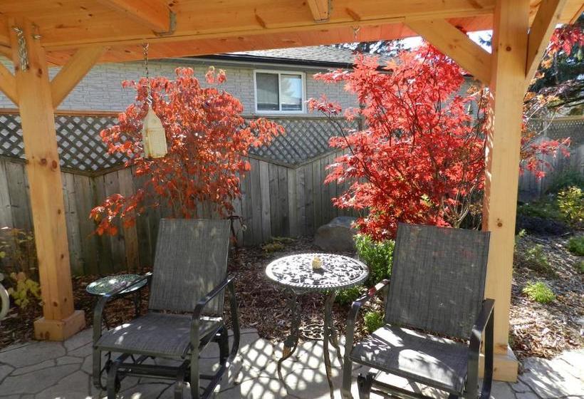 A Garden Stroll Bed & Breakfast