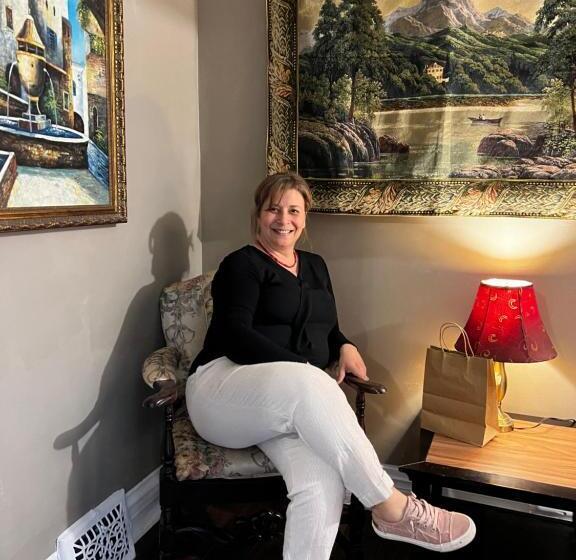 مبيت وإفطار Adams Inn