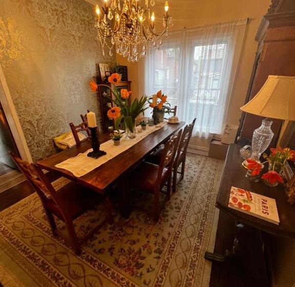 مبيت وإفطار Adams Inn