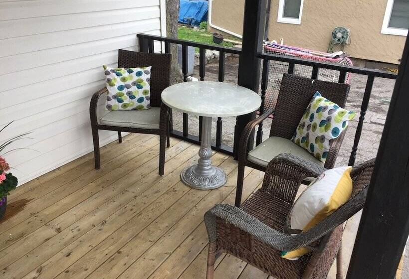 مبيت وإفطار Adams Inn