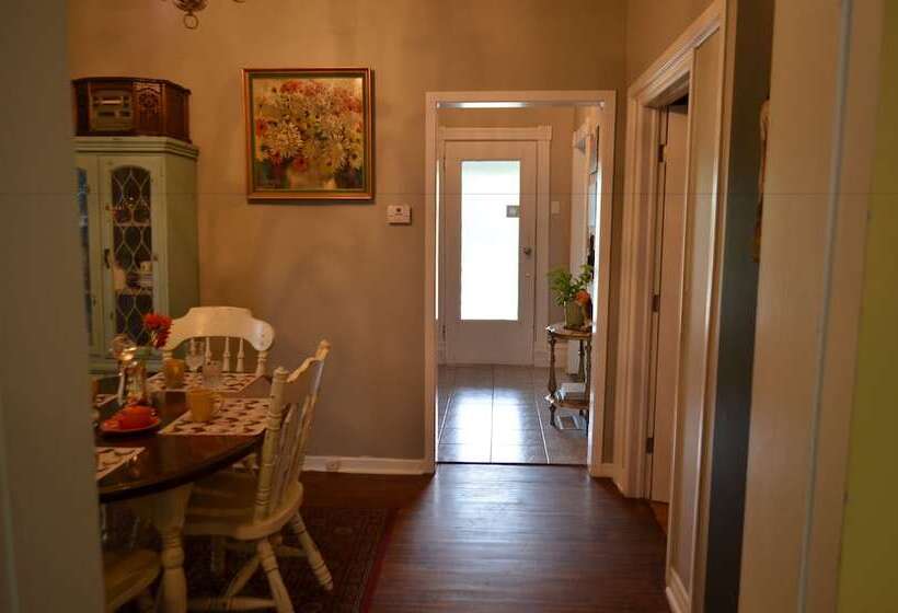 مبيت وإفطار Adams Inn