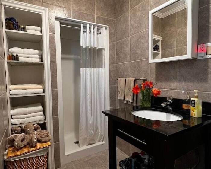 مبيت وإفطار Adams Inn