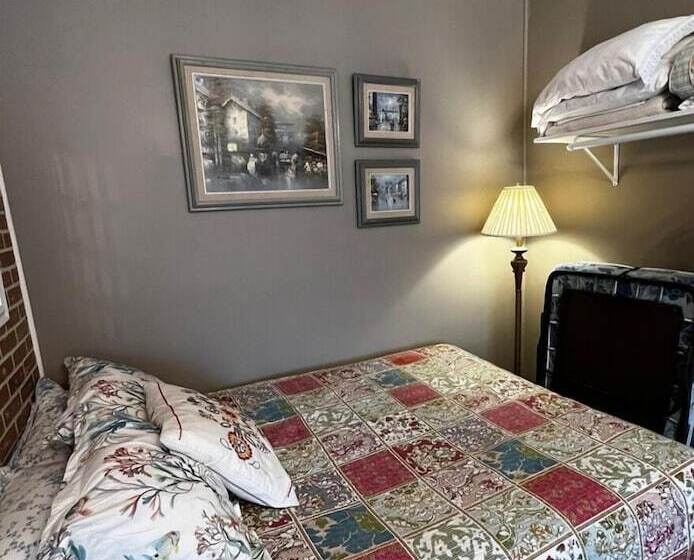 مبيت وإفطار Adams Inn