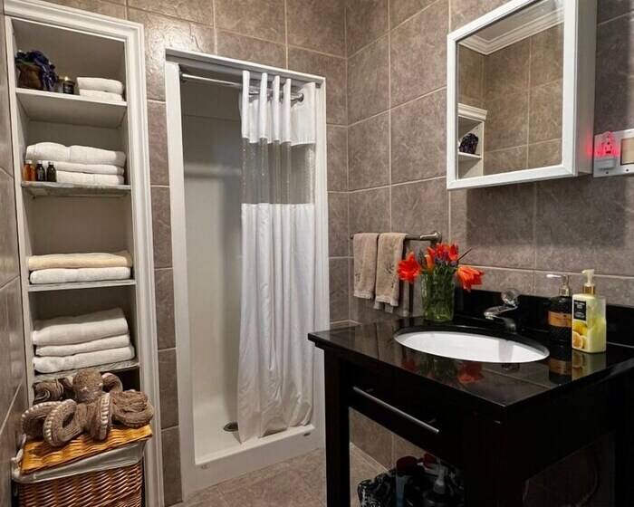 مبيت وإفطار Adams Inn