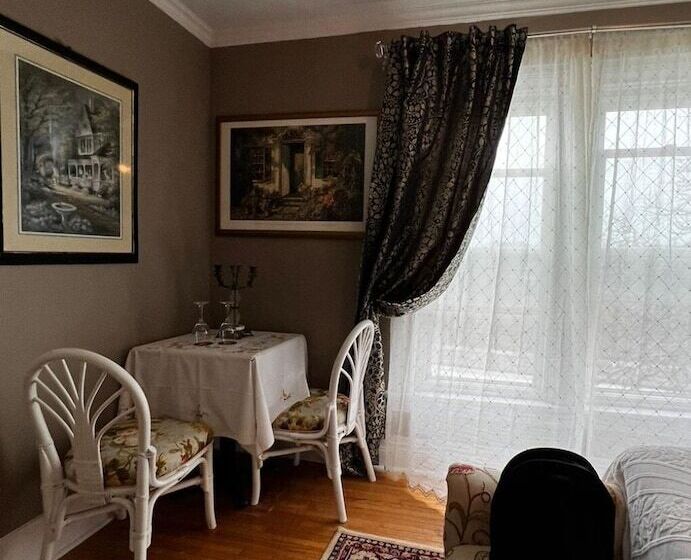 مبيت وإفطار Adams Inn