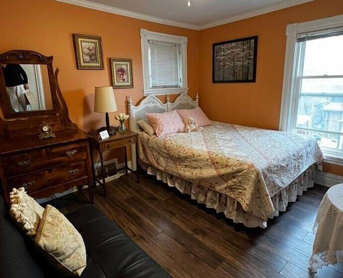 مبيت وإفطار Adams Inn