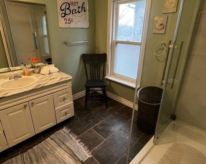 مبيت وإفطار Adams Inn