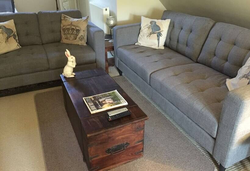 민박 Crabtree House