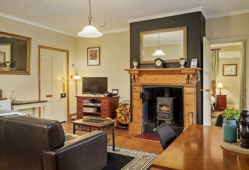 민박 Crabtree House