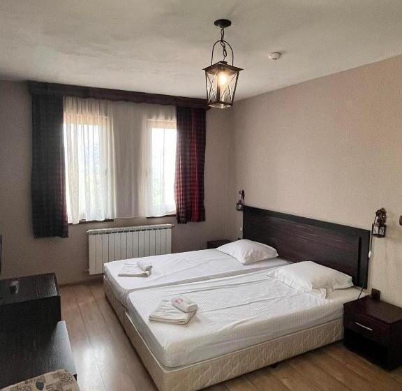 Family Hotel Emaly 2