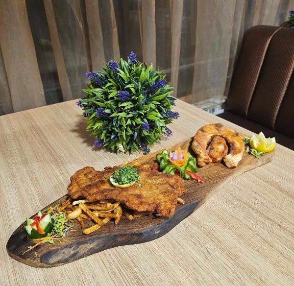 Family Hotel Emaly 2