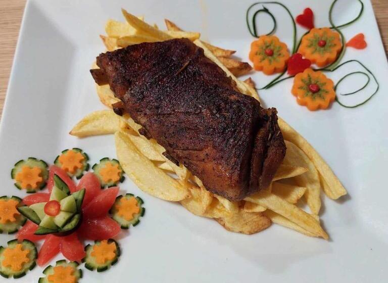 Family Hotel Emaly 2