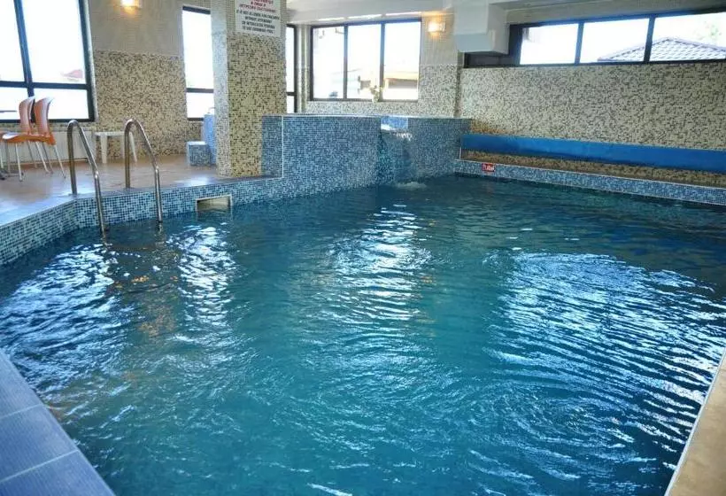 Family Hotel Emaly 2