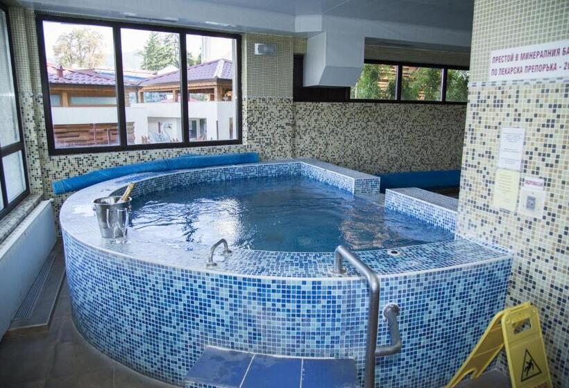 Family Hotel Emaly 2