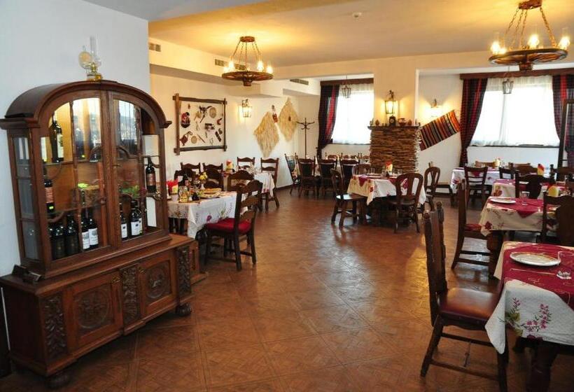 Family Hotel Emaly 2