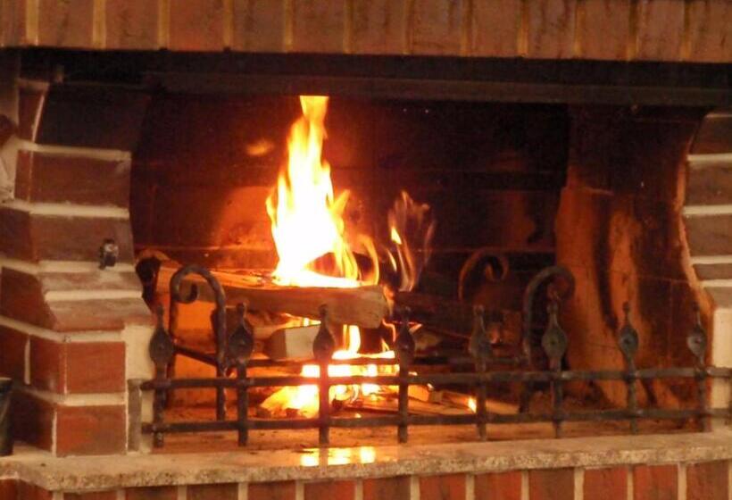 Family Hotel Emaly 2