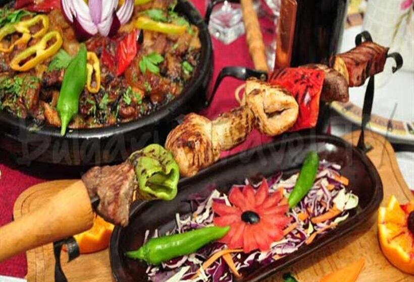 Family Hotel Emaly 2