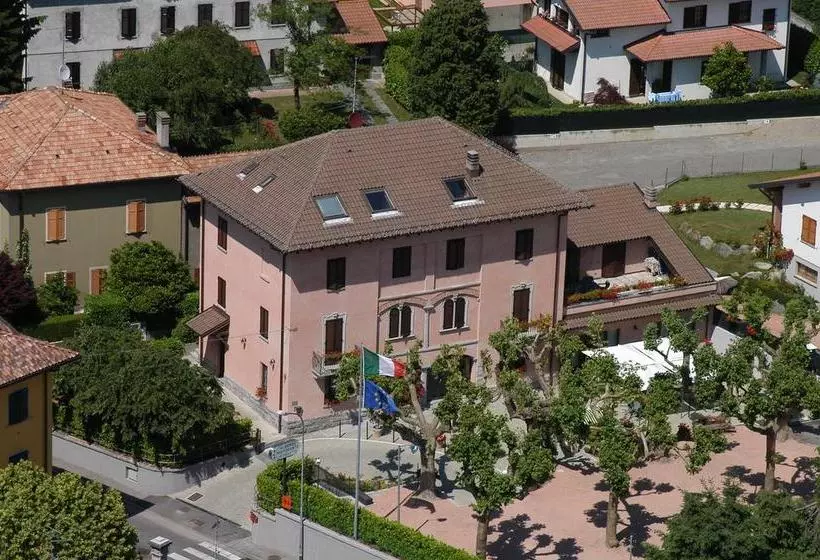 Hotelli Albergo Michieletto