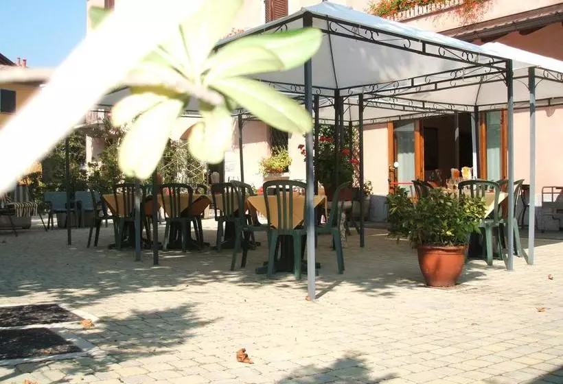 Hotelli Albergo Michieletto