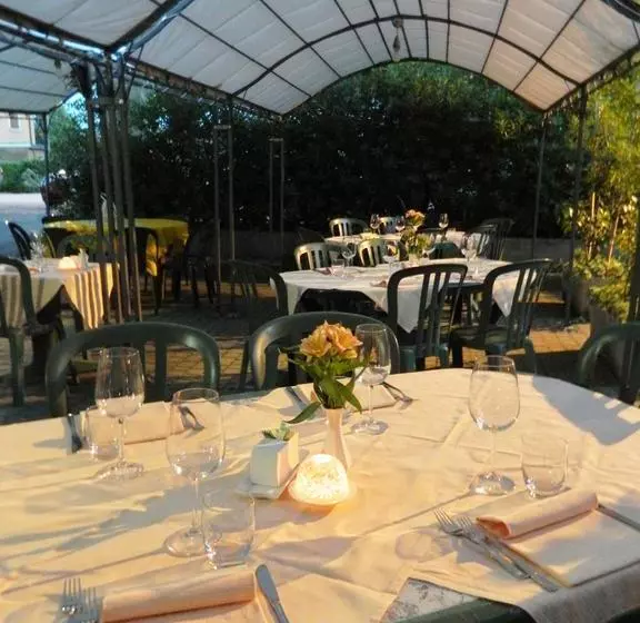 Hotelli Albergo Michieletto