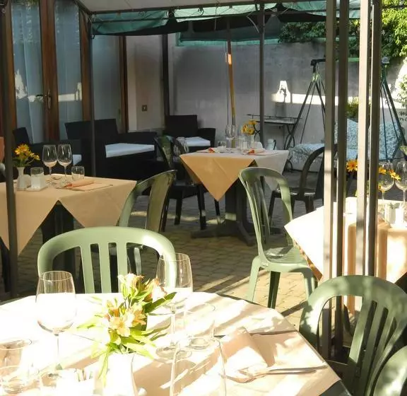 Hotelli Albergo Michieletto