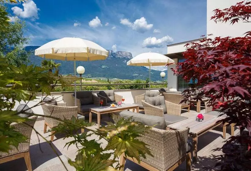 Hotelli Girlanerhof